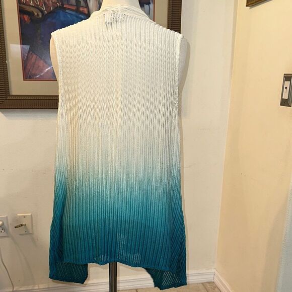 Chico’s Travelers Ombre Teal and White Netted Vest Size 2 = Large - Picture 9 of 11